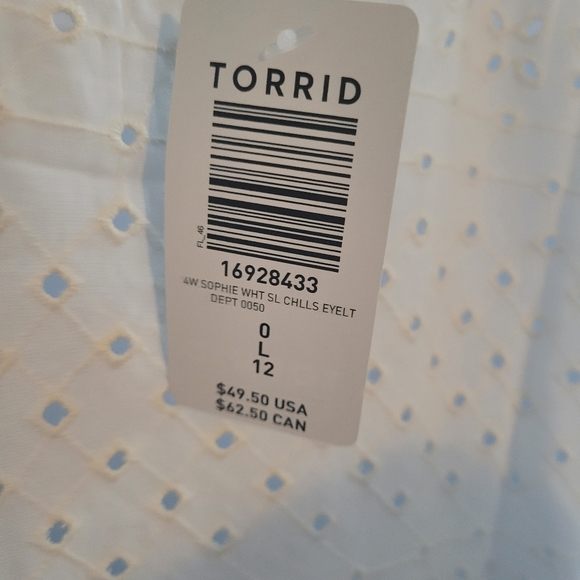 Torrid Eyelet Tank - Picture 3 of 4